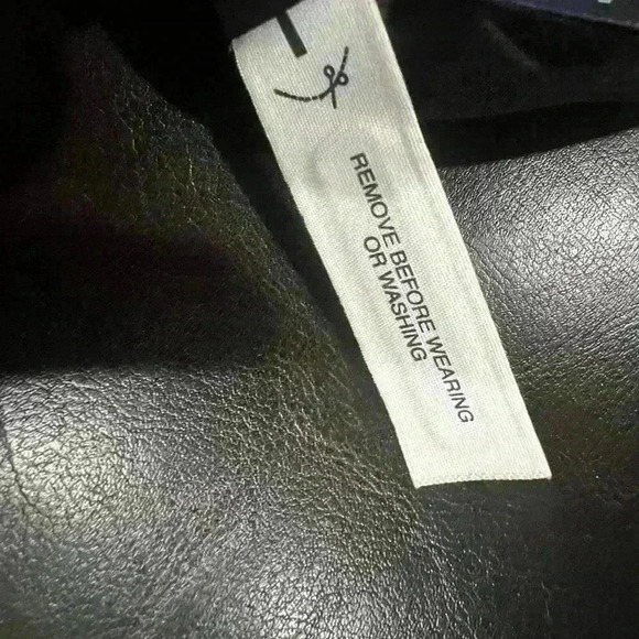 Ann Taylor pencil skirt NWOT size 4. Black and cream zipper in back. - Picture 6 of 9